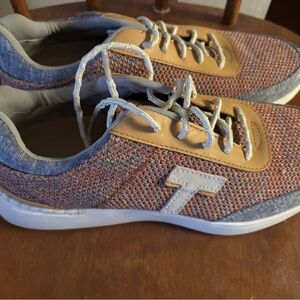 TOMS Arroyo Sneakers Womens 8 Red Blue Dye Chambray Knit Waterproof Lace Up Shoe